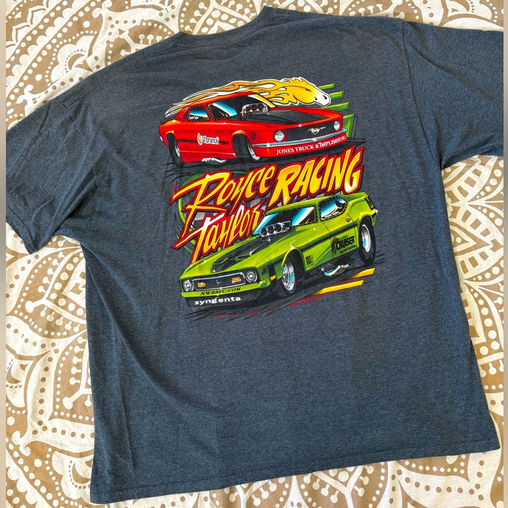 Royce Taylor Racing Cars Graphic Dark Gray T-Shirt in Excellent Condition